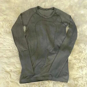 Lululemon Swiftly Tech Long Sleeve Shirt Size 6